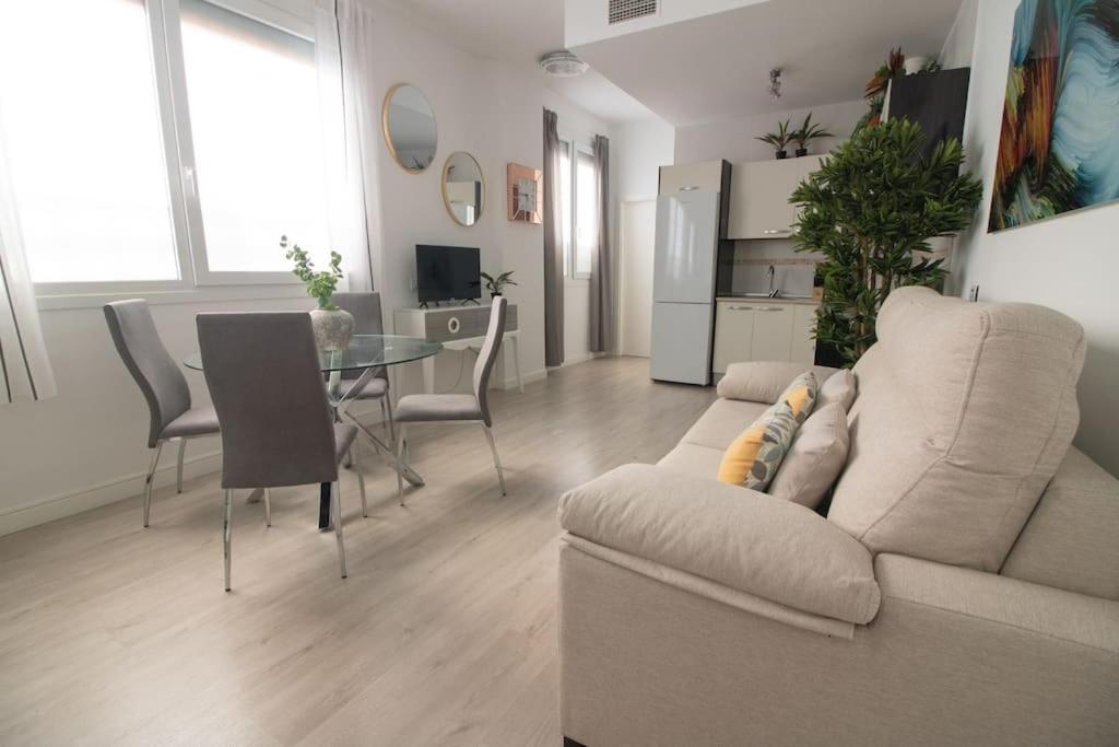 דירות מאלגה Trinidad Aparment מראה חיצוני תמונה